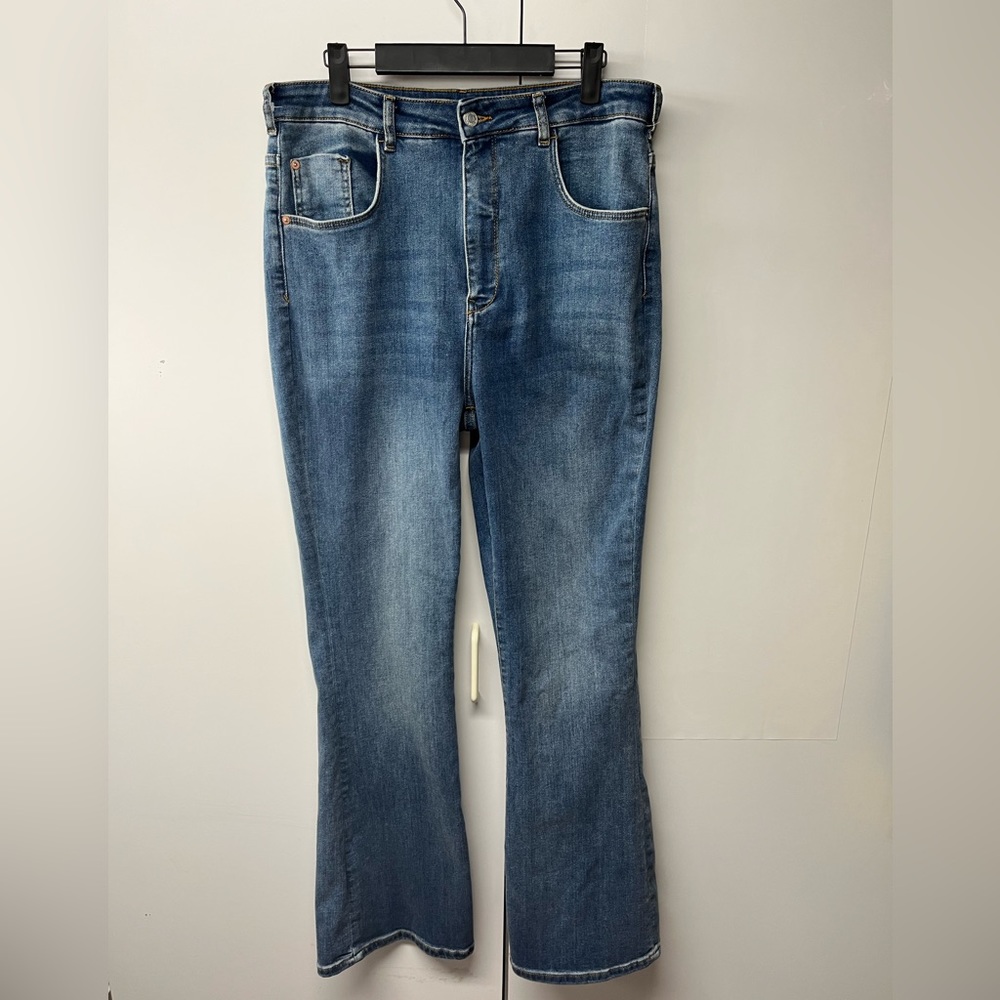 Anthropologie Pilcro Icon Flare Jeans in Medium Wash